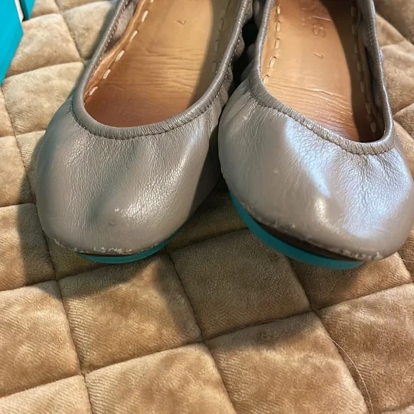 Tieks Taupe flat size 7 - Picture 3 of 6